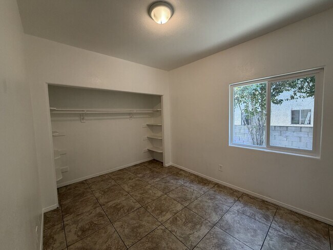 Building Photo - RV T 7216 Yates St Unit A