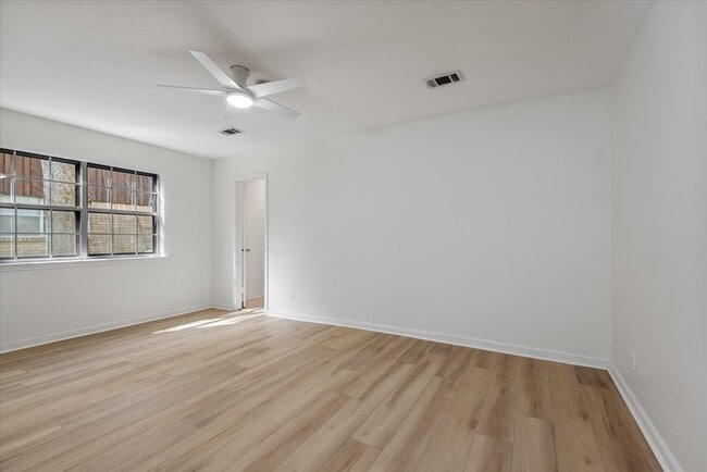 Building Photo - 20 Woody Creek Dr