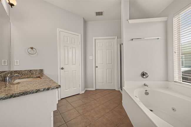 Building Photo - 12819 Wisteria Park Dr