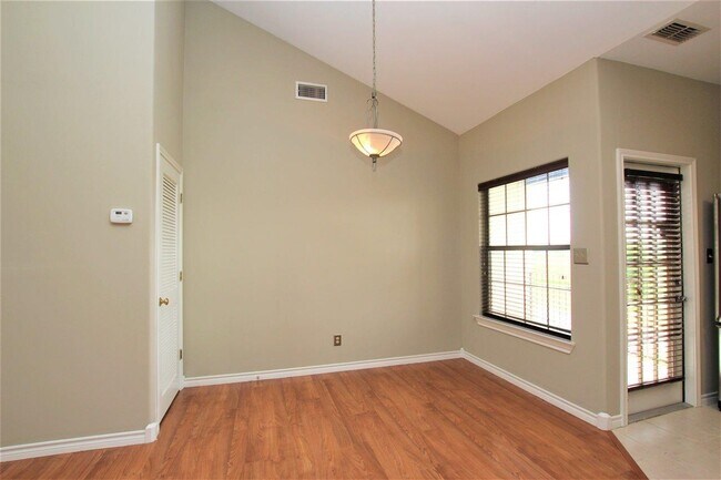 Building Photo - 9811 Sterling Loop