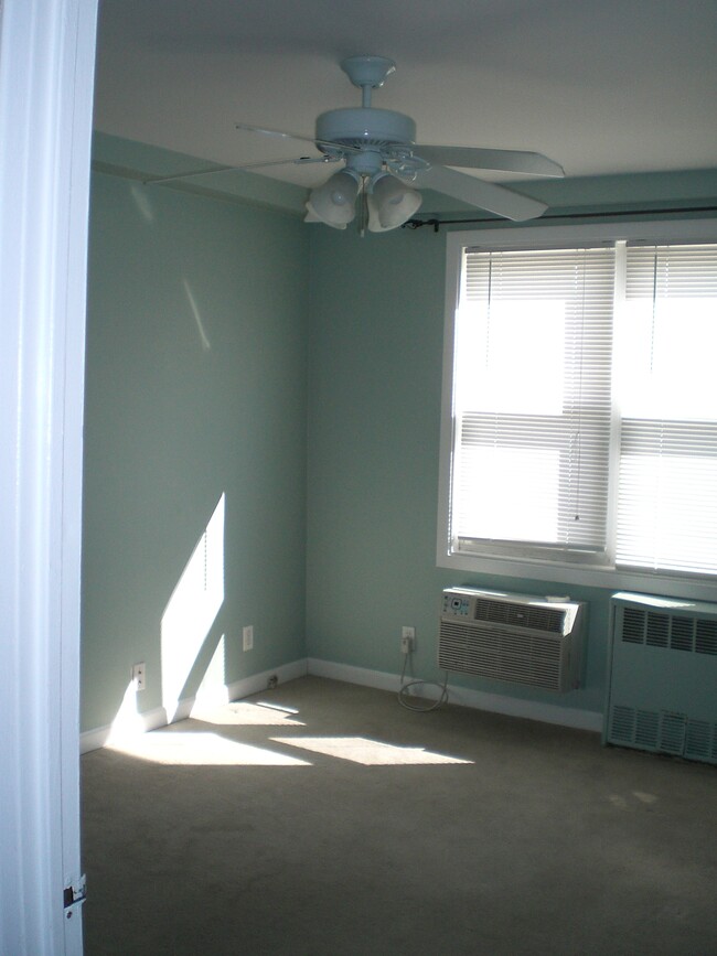 BR2 - 700 Summer St