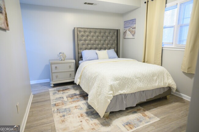 Building Photo - 390 Stoneridge Way