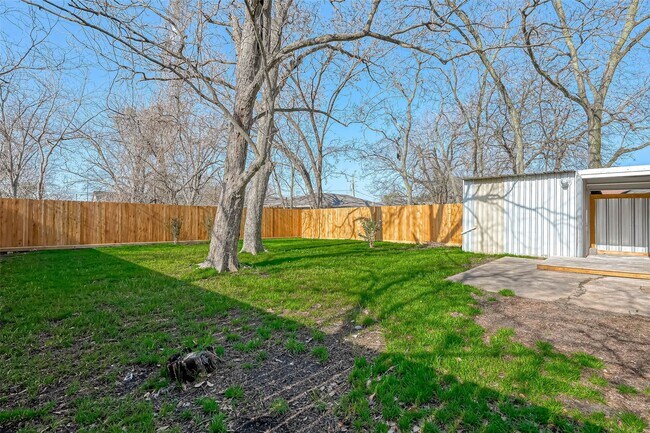 Building Photo - 3818 Noah St