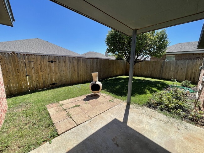 Building Photo - 3/2/2 Tucked Away in a Quiet Cul-de-Sac