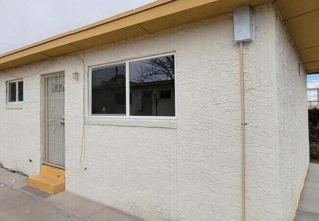 Primary Photo - 3909 Harrison Ave