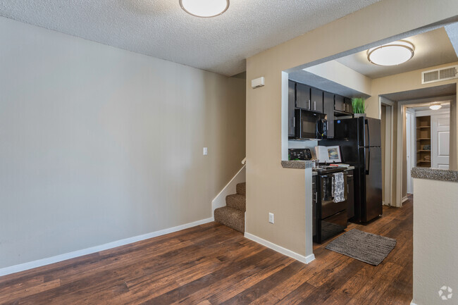 2BR,1BA - 880SF - Dining Area/Kitchen - Colinas Pointe