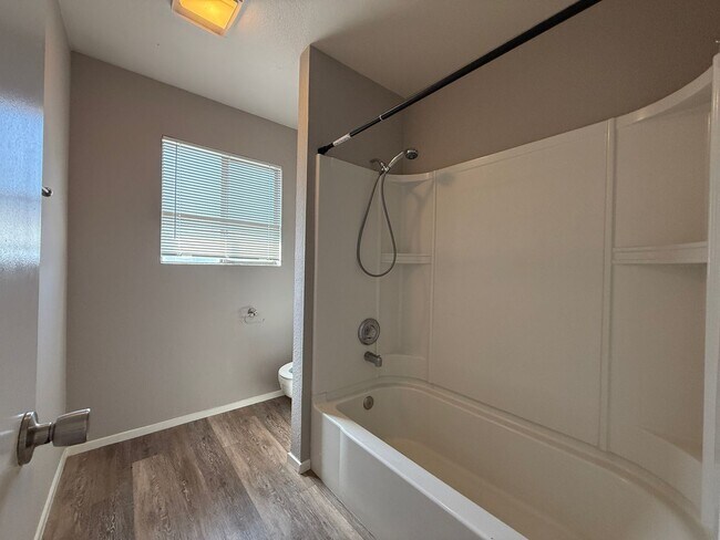 Building Photo - Townhome for Rent