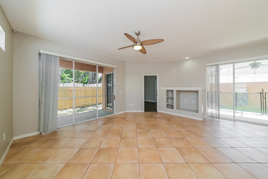 Building Photo - 1073 Whitegate Ct