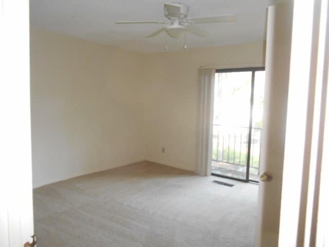 Building Photo - Townhouse For Rent