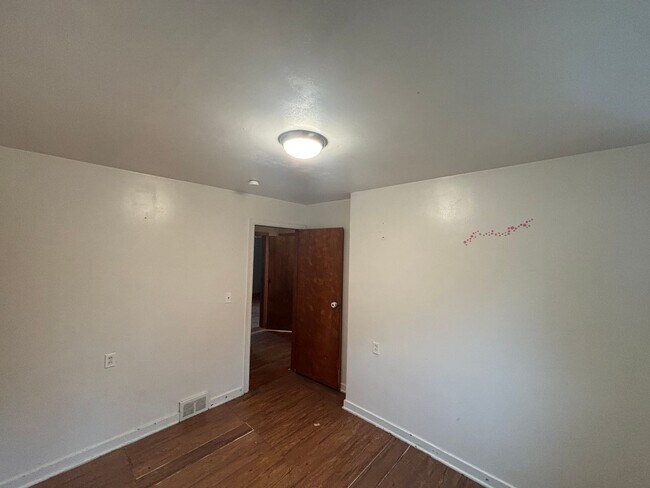 Building Photo - Use Your Tax Return For This Sweetheart of a Deal! Want to stop renting and finally own your own ...