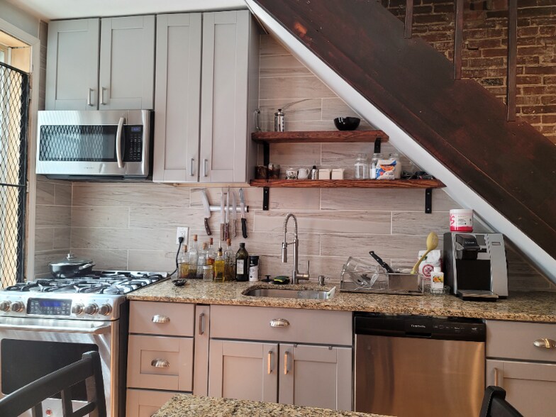 Building Photo - 503 W Lexington St