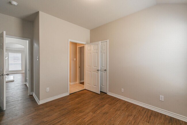 Building Photo - 6141 Bowfin Dr