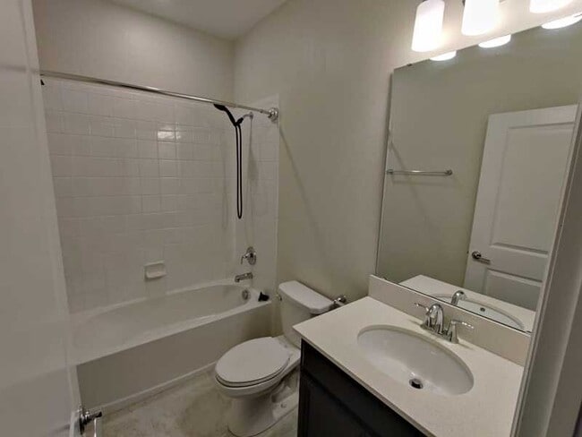 Building Photo - 1242 Sandwedge St