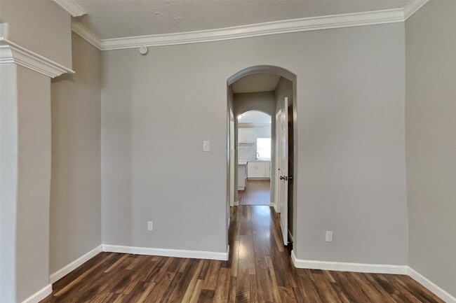 Building Photo - 10051 Rio Bravo Rd