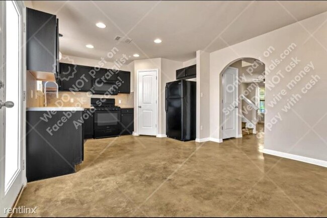 Building Photo - 4611 Graceful Ln