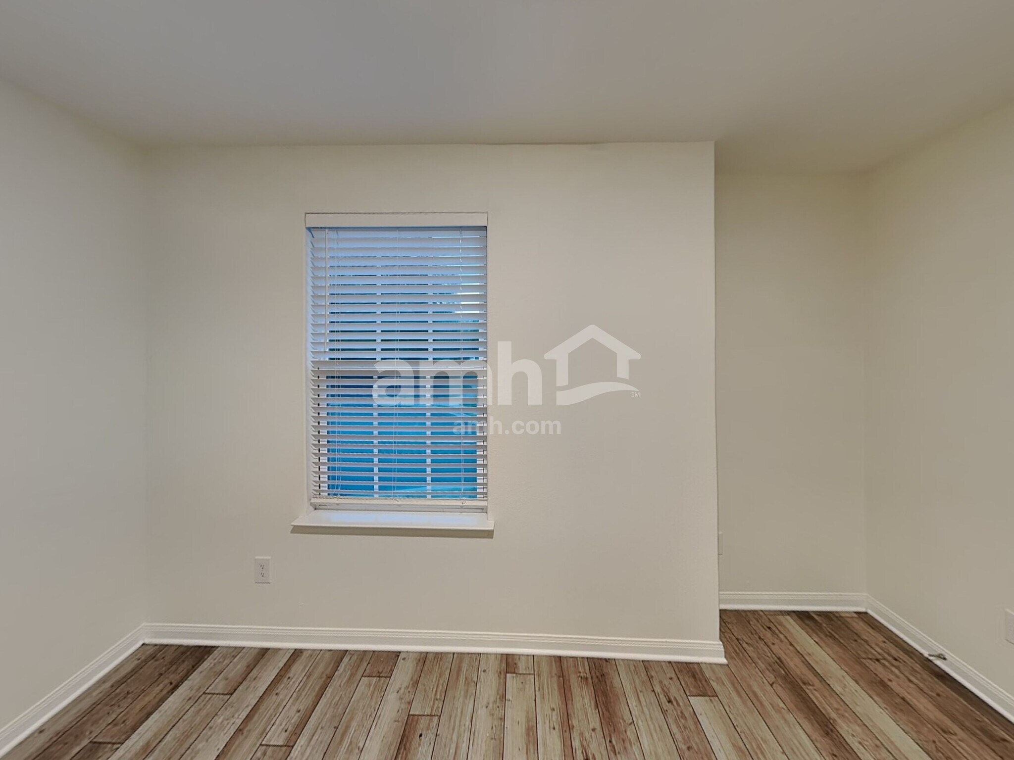Building Photo - 1102 Treeta Trail