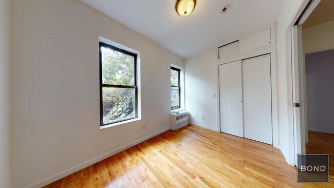 Building Photo - 441 W 51st St