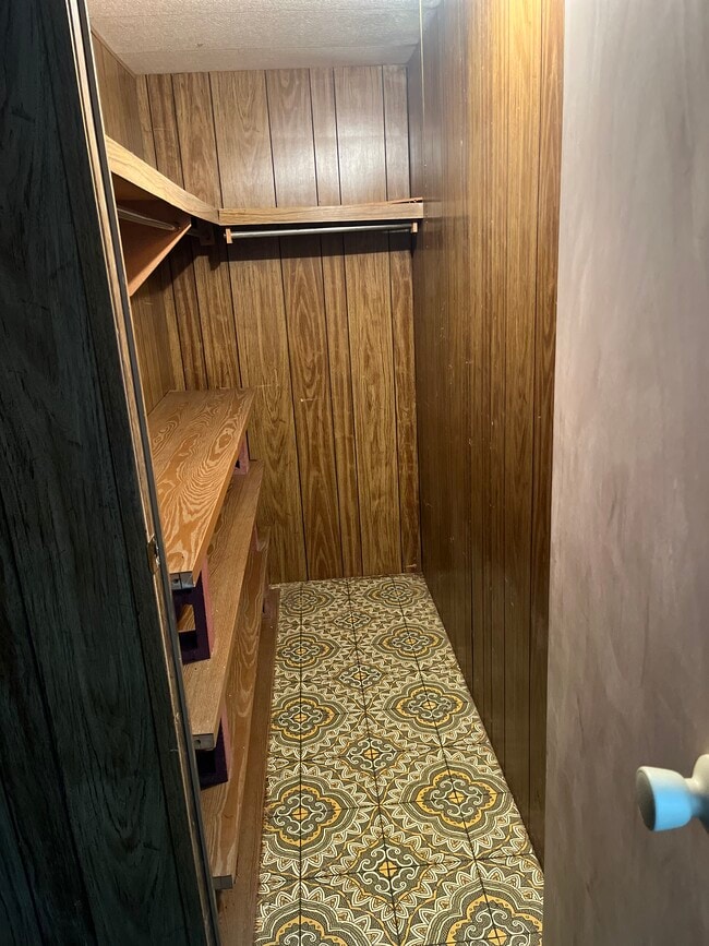 Building Photo - 1639 17 Mile Rd