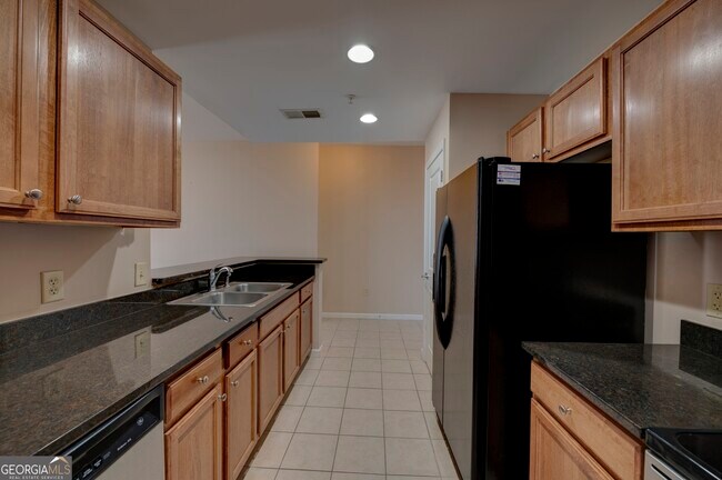 Building Photo - 3040 Peachtree Rd NW