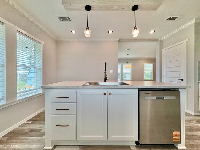 Building Photo - 5715 Camelford Dr
