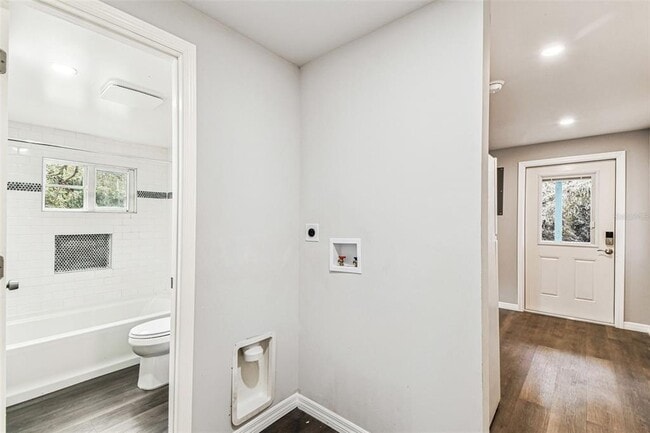 Building Photo - 1006 E 26th Ave