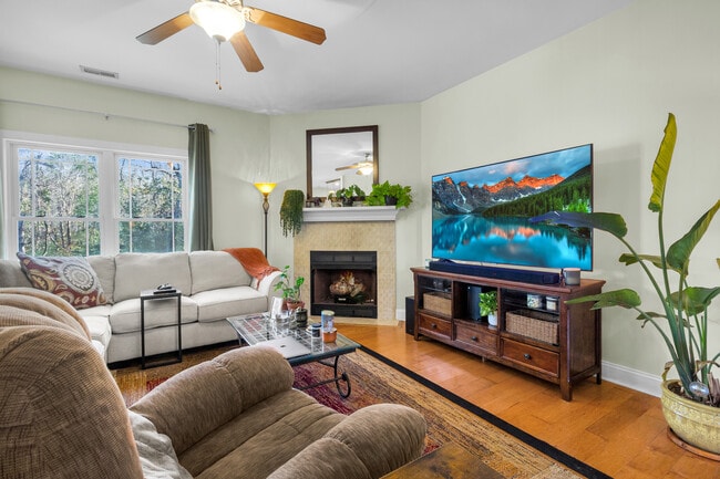 Building Photo - 112 Wild Oak Dr