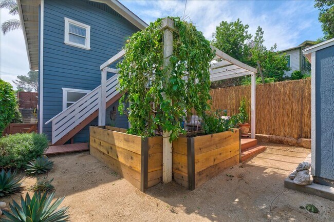 Building Photo - Classic Craftsman with Modern Amenities 2-Bedroom, 2-Bath Rental Home in the Heart of Golden Hill...