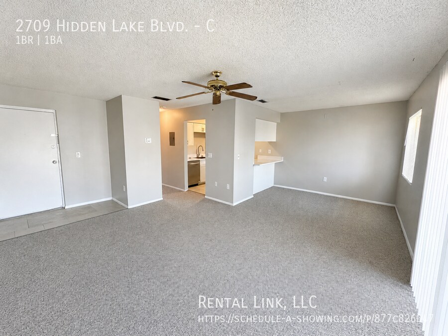 Building Photo - 2709 Hidden Lake Blvd