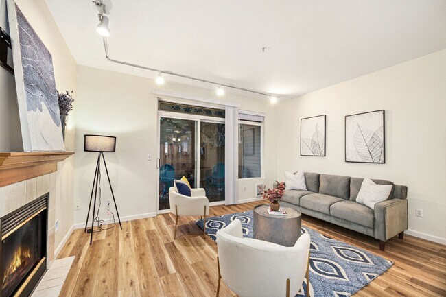 Building Photo - Available Now! Charming 3-Bedroom Home in ...
