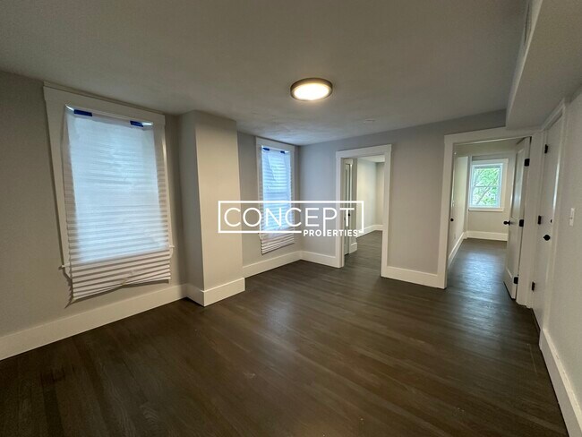 Building Photo - 118 Marginal St