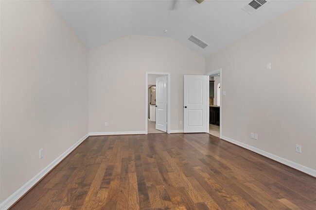 Building Photo - 24015 Richglen Court