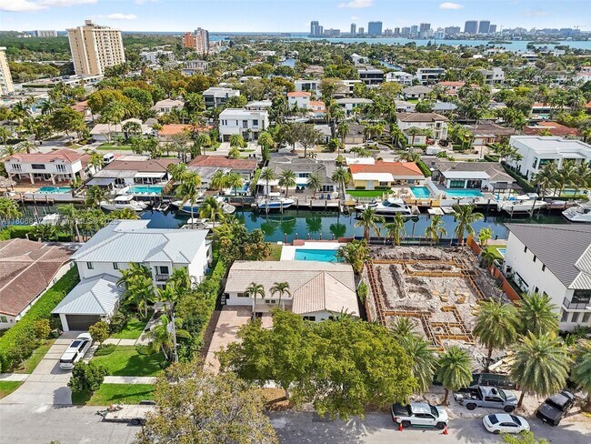 Building Photo - 13145 Coronado Terrace
