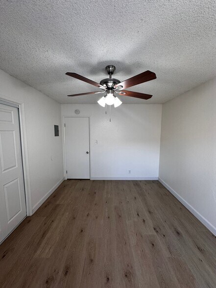 Building Photo - 5134 N Glendora Ave