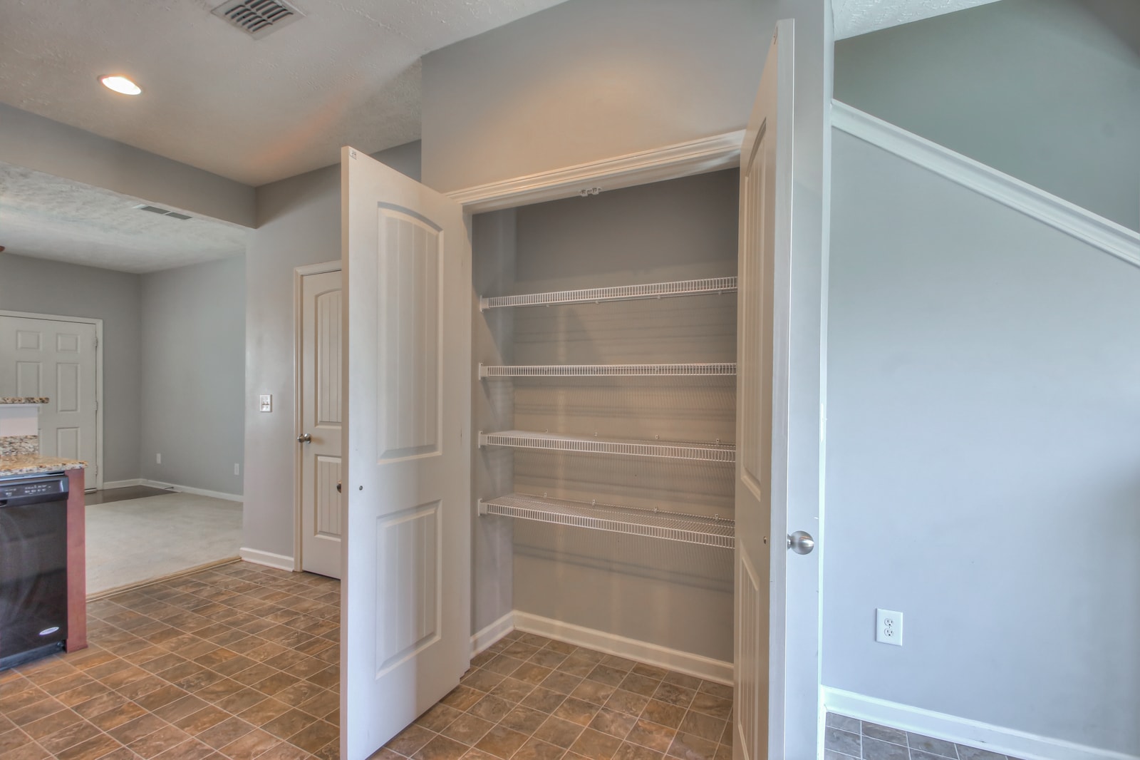 Pantry - 1514 Sprucedale Dr
