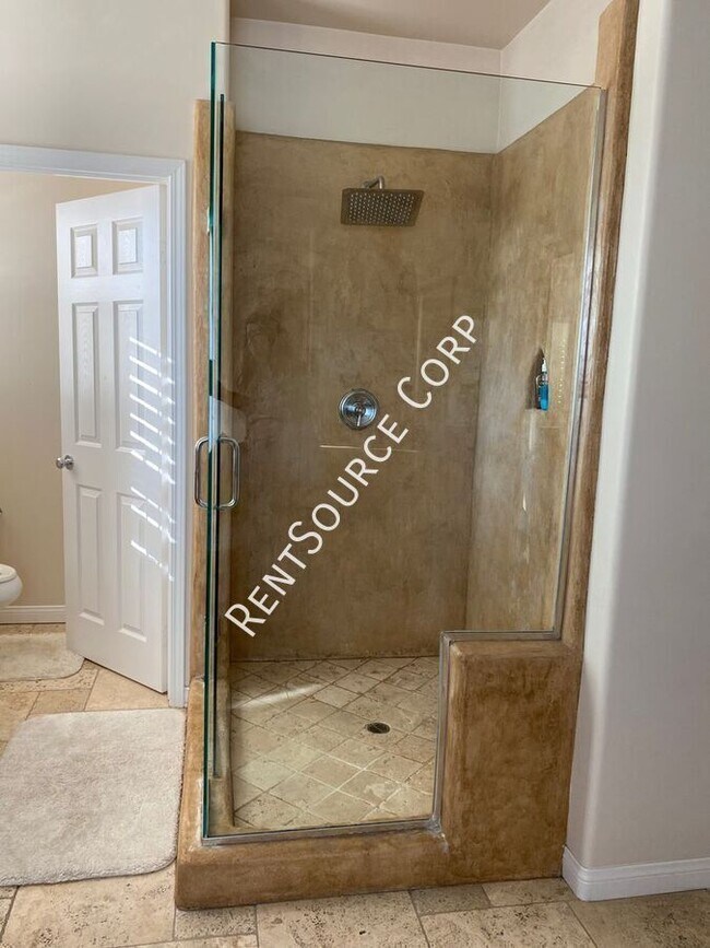 Building Photo - 24310 Las Palmas St