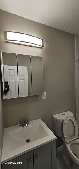 Building Photo - 718 Drexel Ave