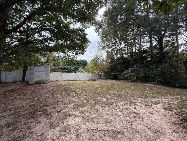 Building Photo - Charming 3BD, 2.5BA North Raleigh Home wit...