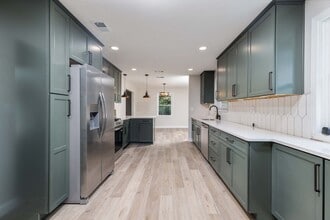 Building Photo - 6516 Bradford Dr