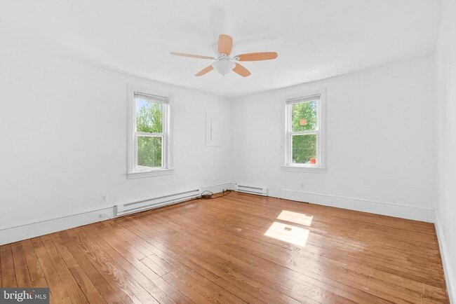 Building Photo - 502 Park Ave