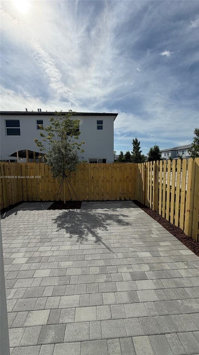 Building Photo - 15624 SW 276th Terrace