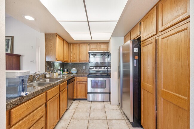 Building Photo - 17 Mission Ct