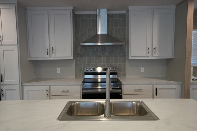 Building Photo - 1812 S Odell Rd