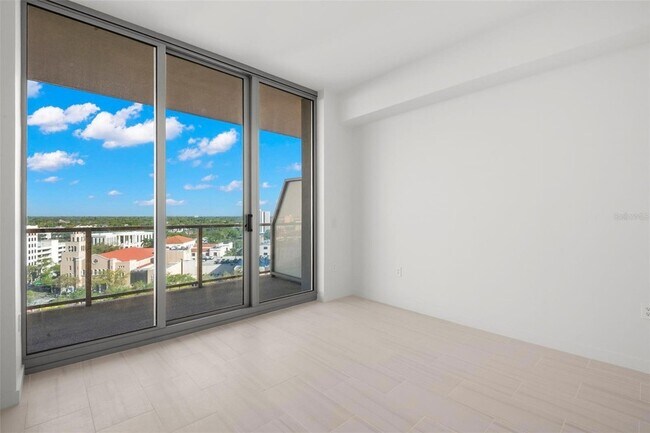 Building Photo - 400 Central Ave