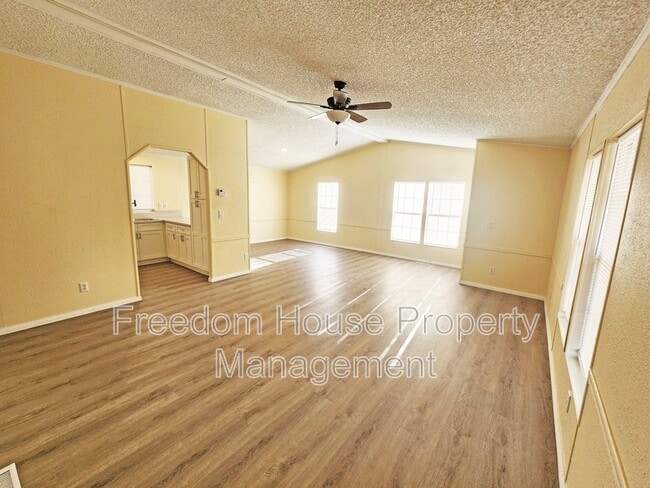 Building Photo - 6420 Wedgewood St