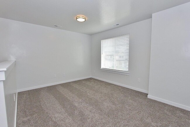 Building Photo - Immaculate & Spacious home in West Meridian