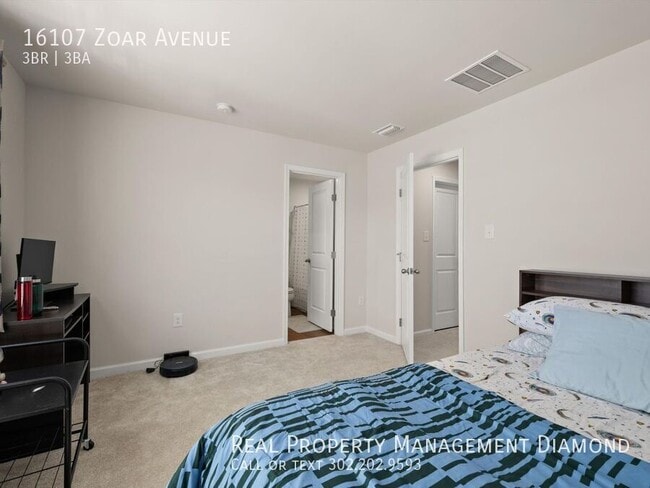 Building Photo - 16107 Zoar Ave