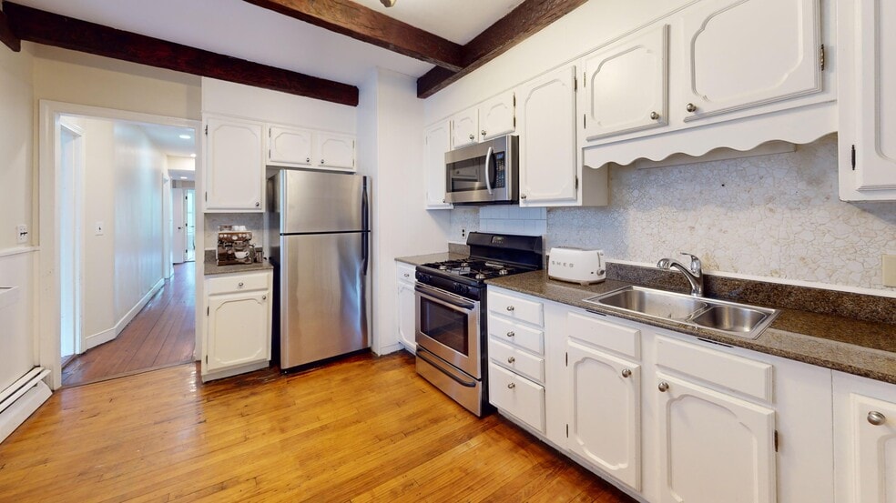 Building Photo - 1526 Tremont St