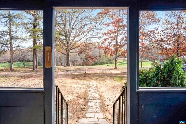 Building Photo - 2580 Nydrie Dr