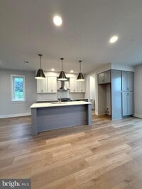 Building Photo - 4133 Ridgeview Ave