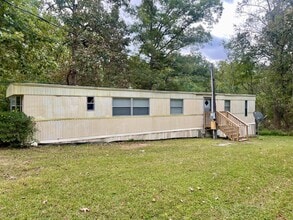 Building Photo - Two bedroom mobile home in peaceful countr...